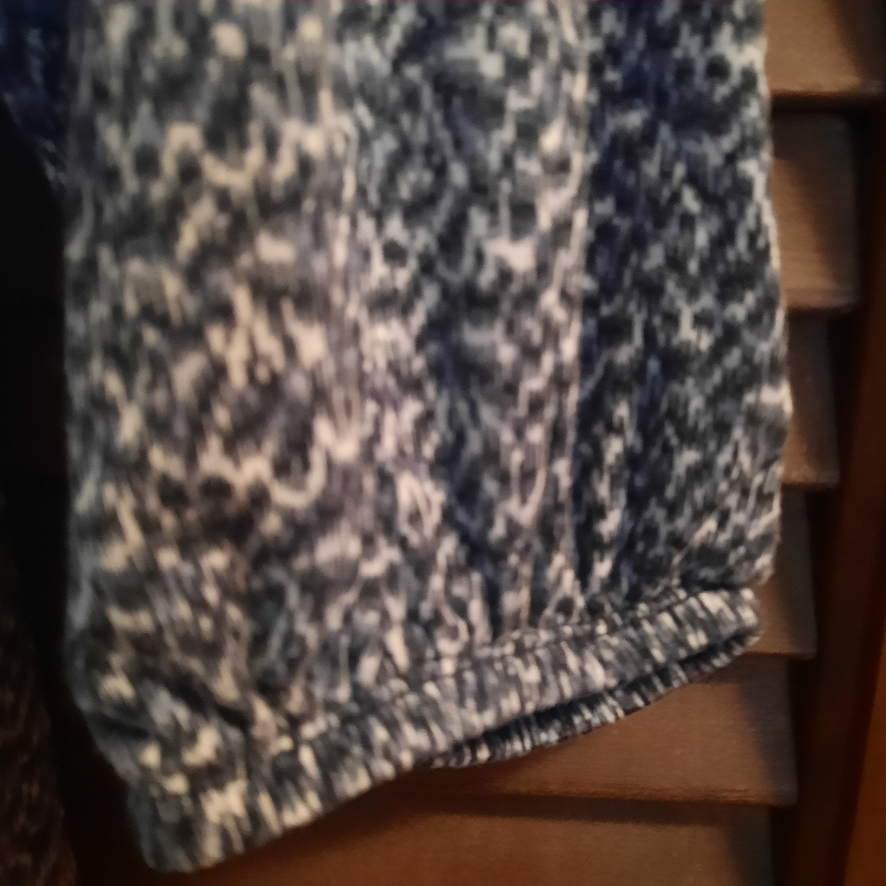 Top - Picture 3 of 4
